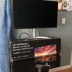 LG 4k 31.5’ Monitor 
