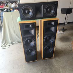 Klipsch KLF-20 Towers And KLF-C7 Center
