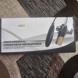 Podcast Equipment Bundle 