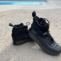 Women’s Nike SF Air Force 1 Shoes - Size 7