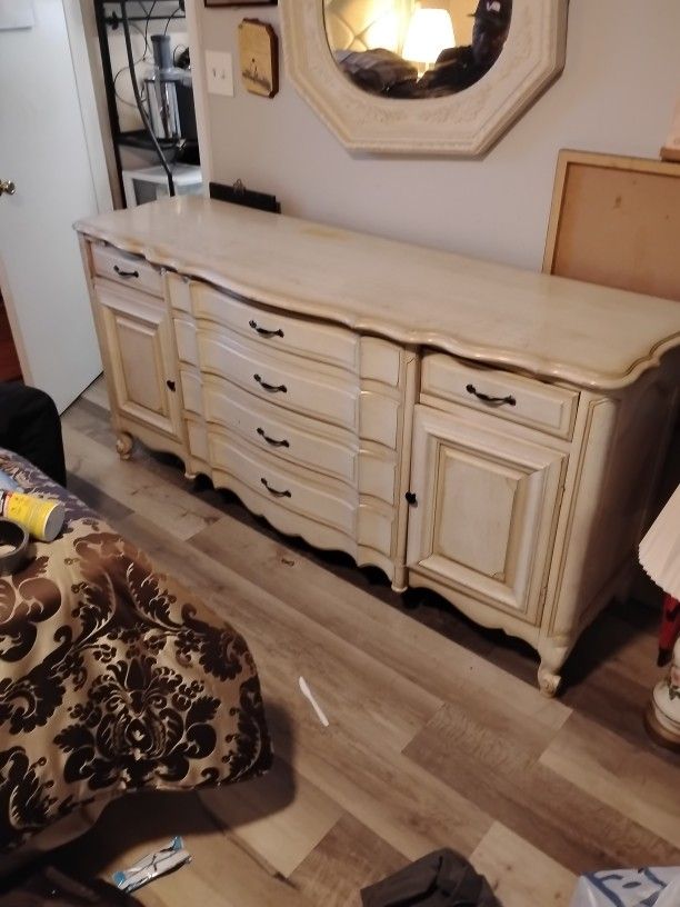 Dresser