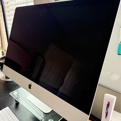 Apple iMac Desktop Computer