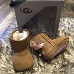 New Ugg Girls Size 0-1 