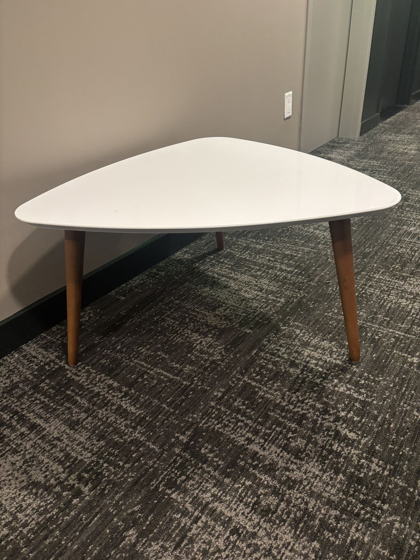 Coffee Table - While Gloss Top With Brown Legs