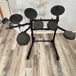 ALESIS Drum Set 