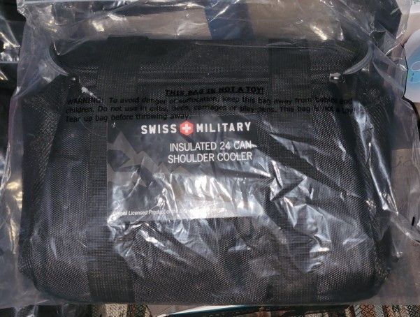 Swiss Military Insulated 24 Can Shoulder Cooler