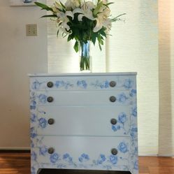 BEAUTIFUL ETHAN ALLEN CHEST, DRESSER, NIGHTSTAND 