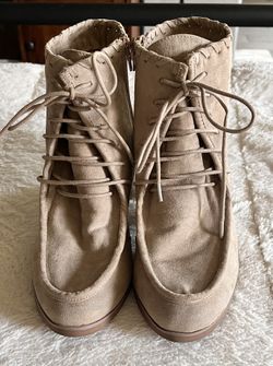 Women’s Ankle High Size 10, Suede Zipper Boots