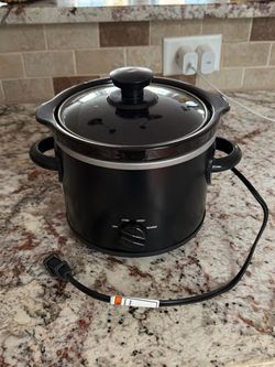 Small black slow cooker
