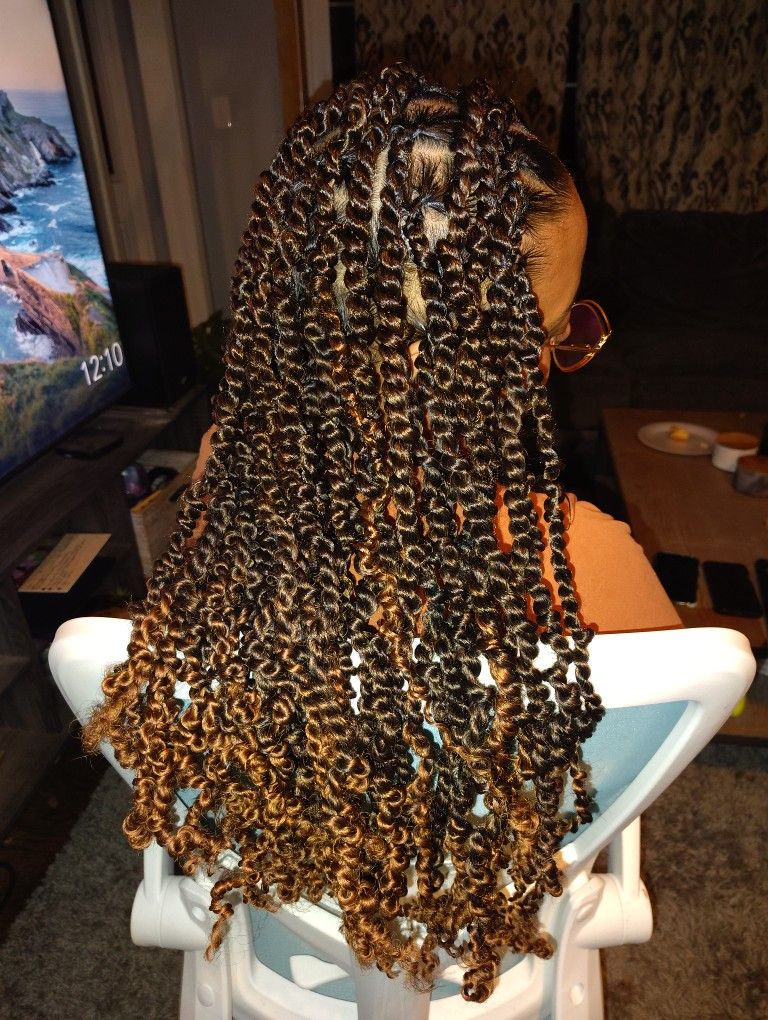 Spring Twist 👇🏾🙌🏾👑🎉100$ Mobile Available 20$ Locally 🎉🎉