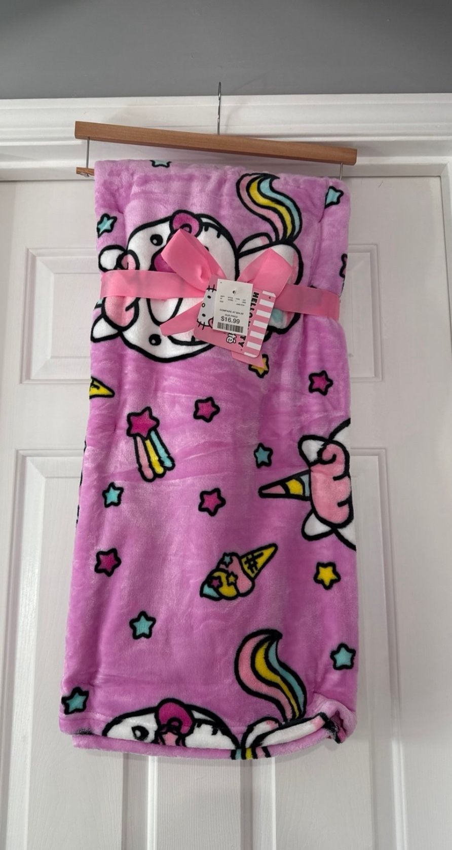 Hello Kitty Blanket 🦄 NWT