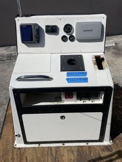 Boat Console With Rigging