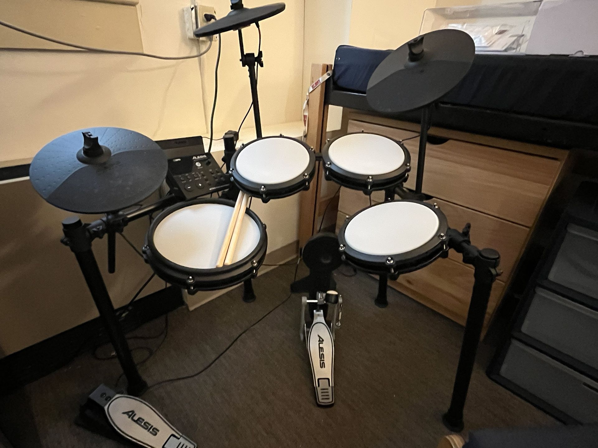 Alesis Nitro Max Electric Drum Kit