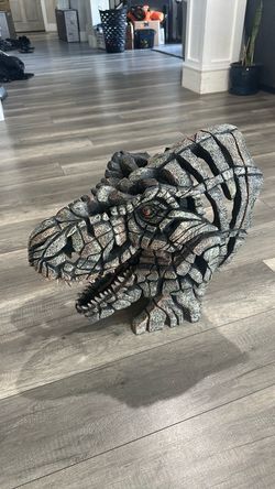 Halloween EDGE Sculpture T-Rex Bust – Matt Buckley / Enesco – New in Box – 20-inch