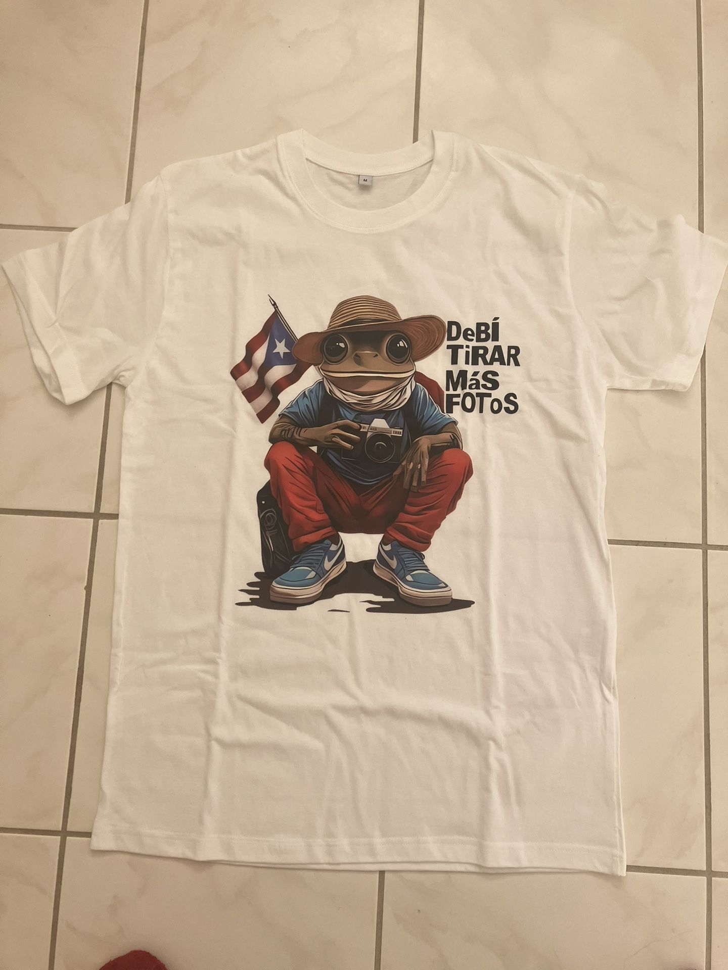 Debi Tirar Mas Fotos