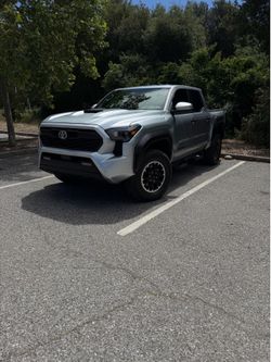 2025 Toyota Tacoma off-road 4x4