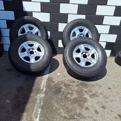 Set Of 17" FORD EXPEDITION/ FORD EXPLORER RIMS WITH TIRES 