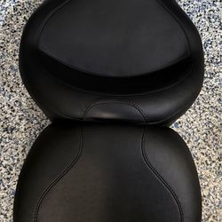 Mustang One Piece 2-Up Seat for Harley Davidson FL Touring Models