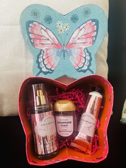 Champagne Toast Set $15