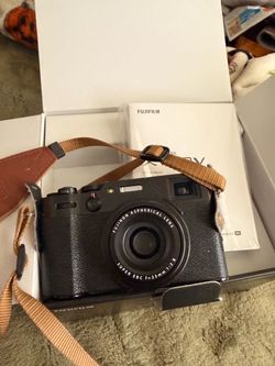 Fujifilm X100V – Black – Excellent Condition – $1,850 OBO