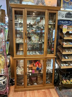 Dulaski Lighted Oak Curio Display Cabinet 3 Glass Shelves- Located In Shelton 