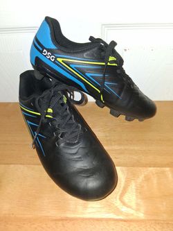 LIKE NEW SIZE 4 boys DSG SPEED VIPER soccer cleats $10 FIRM