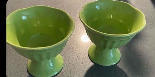 Bright green dessert bowls