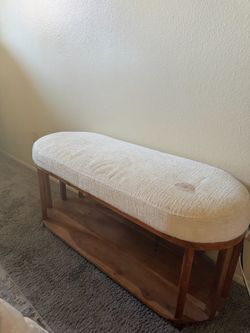 House hold bench 40$ obo in very good condition