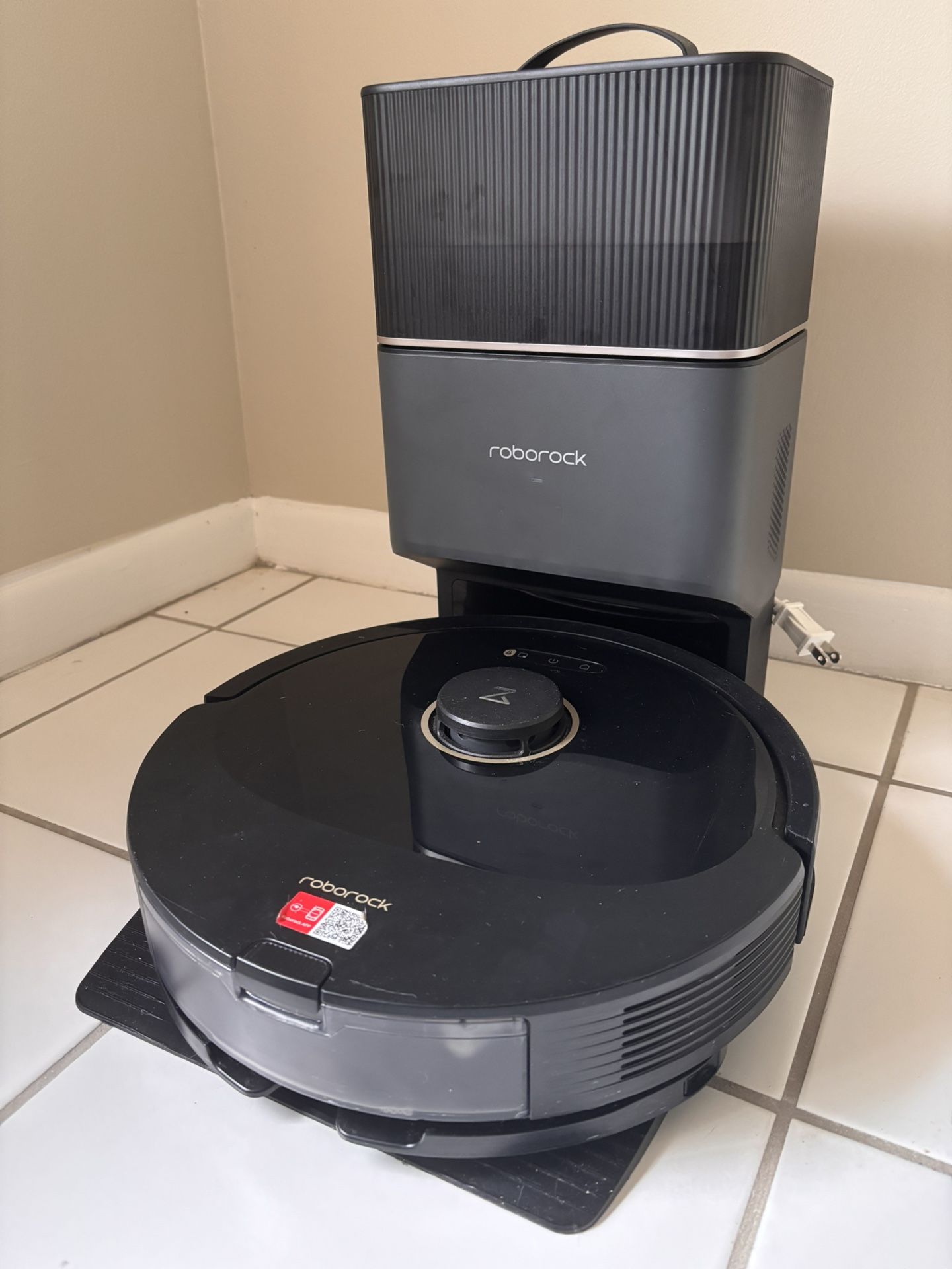 Roborock Q8 Max+ - Robot Vacuum And Mop 
