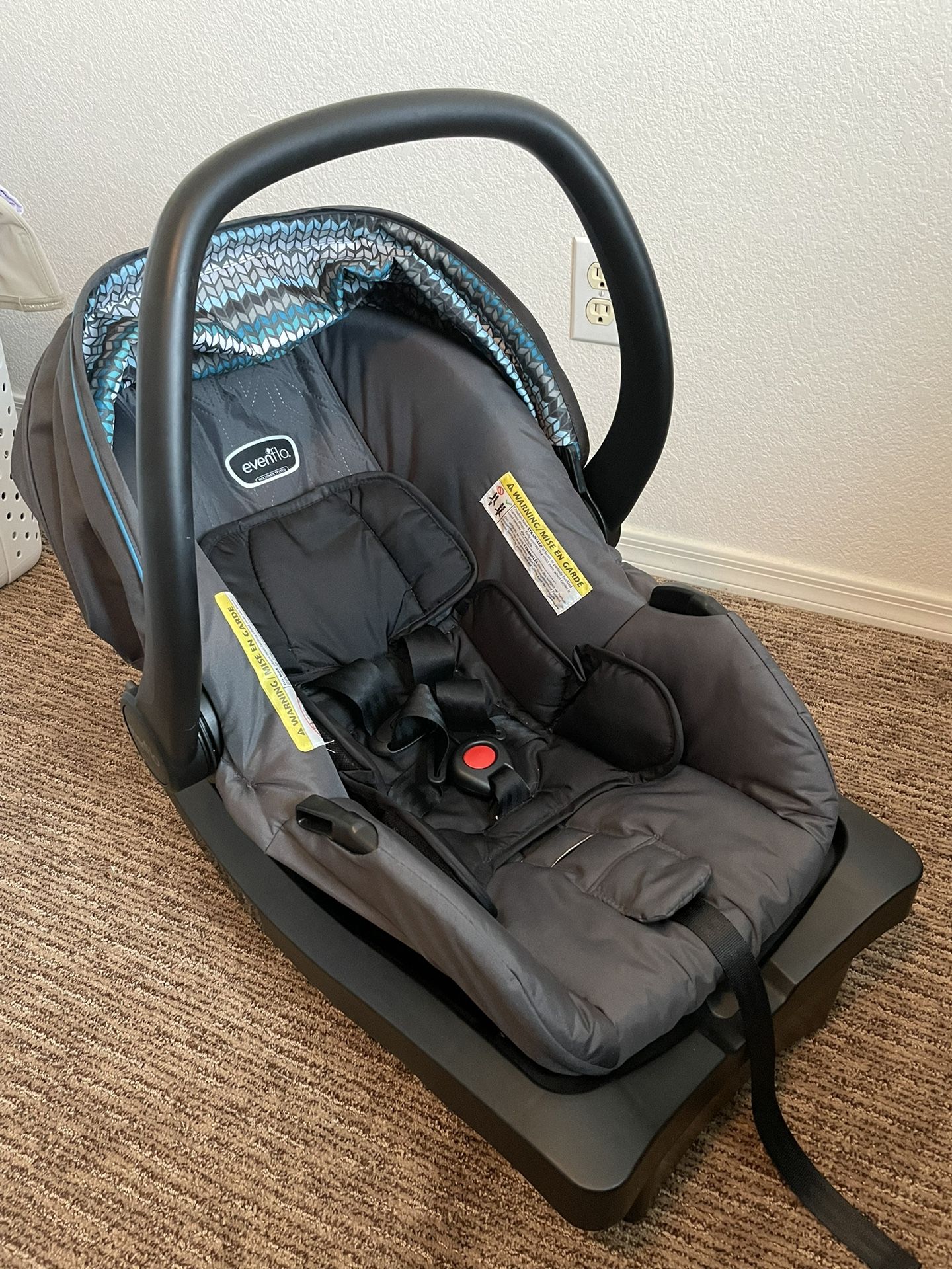 EUC Evenflo Litemax Sport Infant Car Seat