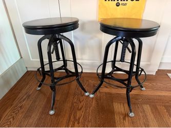Adjustable bar stools