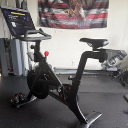 Peloton Bike+ Excellent Condition + Shoes (Like New) + Delivery Option