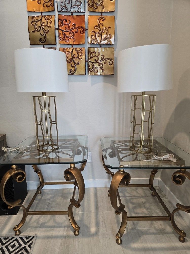 Matching End Table Set And Lamps
