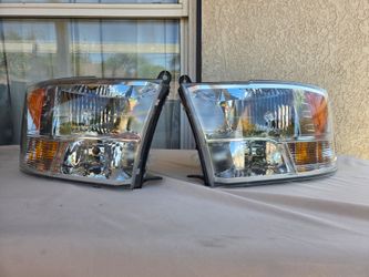 2017 Ram 1500 OEM headlights halogen