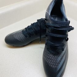 Soccer Shoes Size 10.5 New 