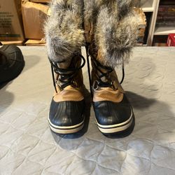 Sorel Womens Boots 6.5 