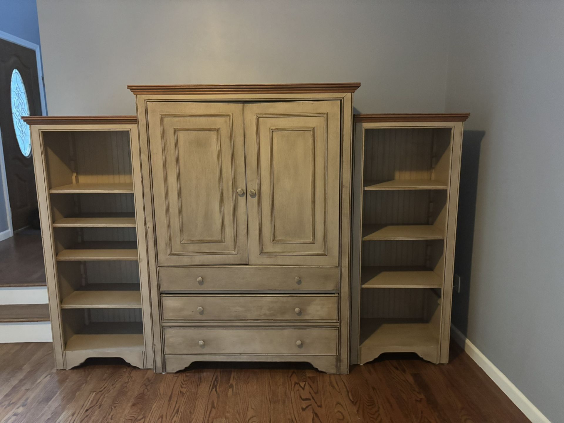 TV Hutch