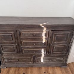 5 Drawer Dresser In Brown From Ashely Wyndhal