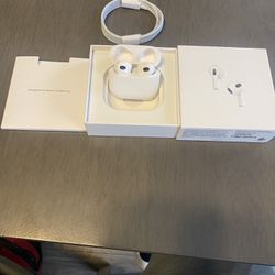 LIKE NEW IN BOX AIRPODS 3 Generation 