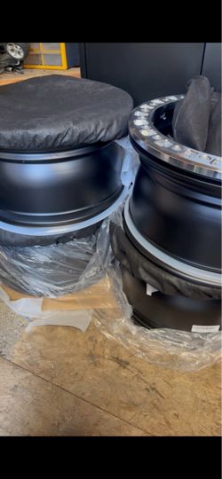 Jeep wrangler ,gladiator 5x127 bead locks