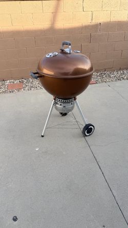 🔥 FOR SALE: 22” Premium Charcoal Grill 🔥