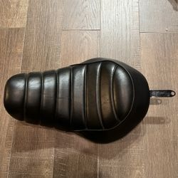 Sportster 1200 Stock Seat