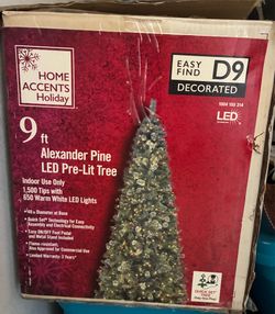 9 Ft Pre Lit Alexander Christmas Tree
