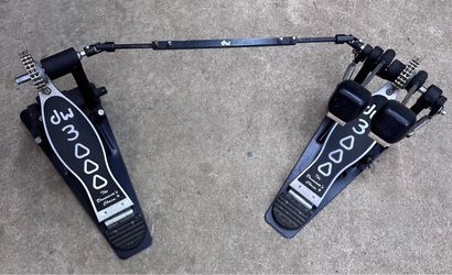 Drum workshop double pedal.
