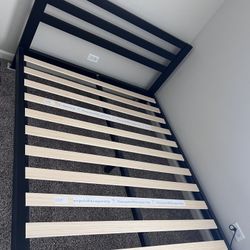 Queen Metal bed Frame