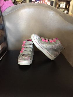 TENIS DE NIÑA SKECHERS SIZE:10