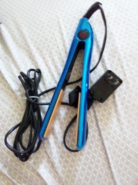 ULTRA CHI HAIR STRAIGHTENER