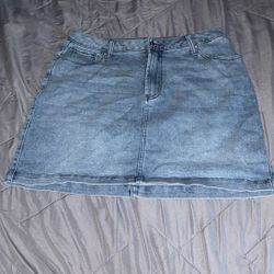 Plus Size Juicy Couture skirt