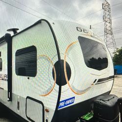 2022 FOREST RIVER ROCKWOOD GEO-PRO 19FBS - preowned 