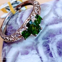 CHROME DIOPSIDE STERLING (3) STONE RING. SIZE-6